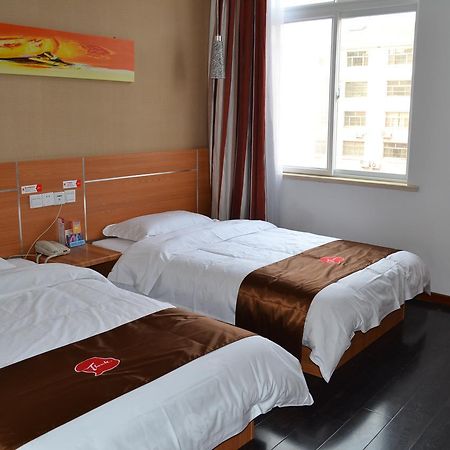 Thank Inn Chain Hotel Zibo Road ตงอิ๋ง ภายนอก รูปภาพ